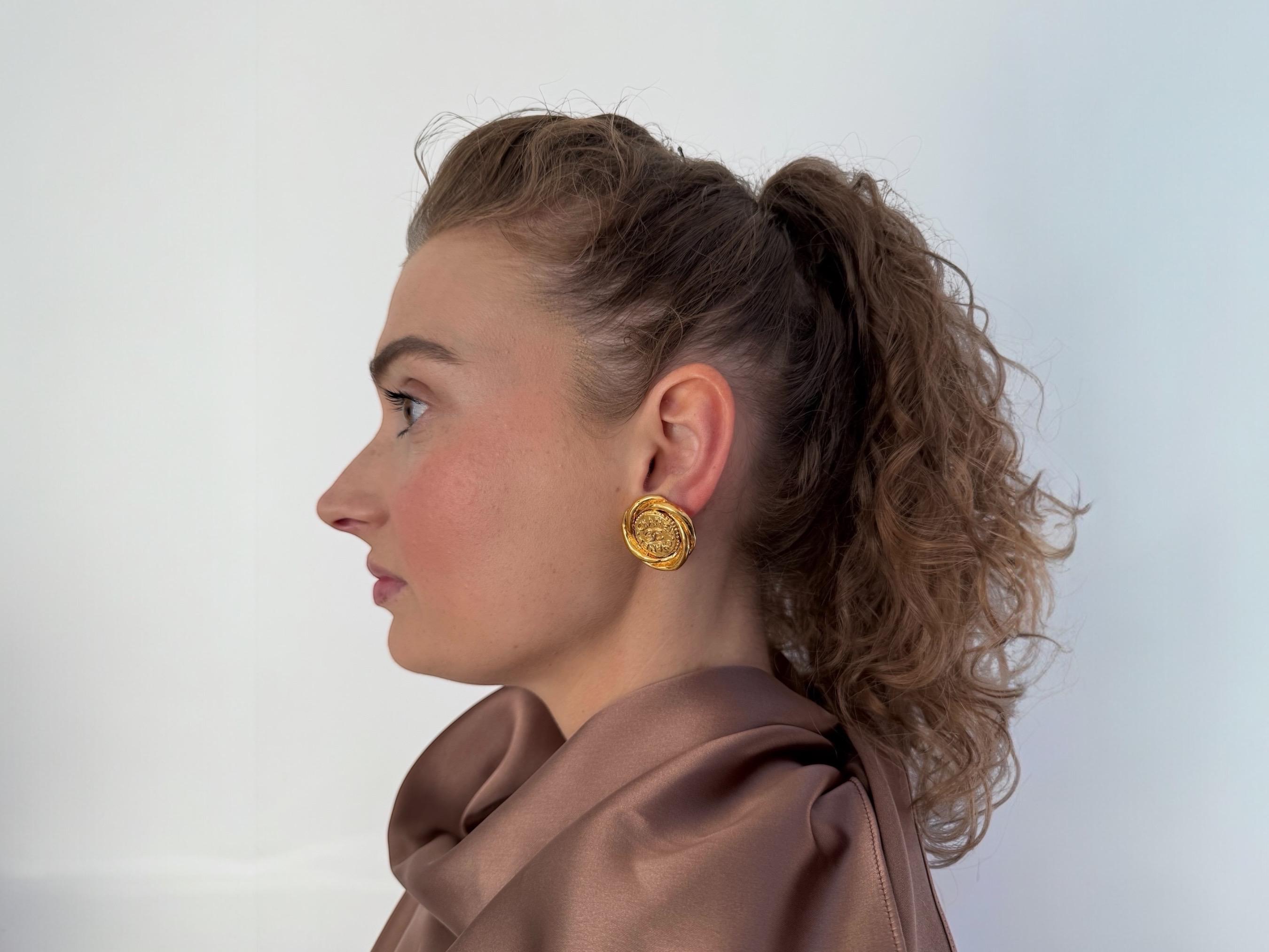 Chanel gold earrings - Etsy 日本