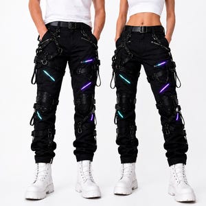 Calças cargo cyberpunk techwear unissex, estilo gótico punk, com alças, utilitárias, pretas, streetwear.