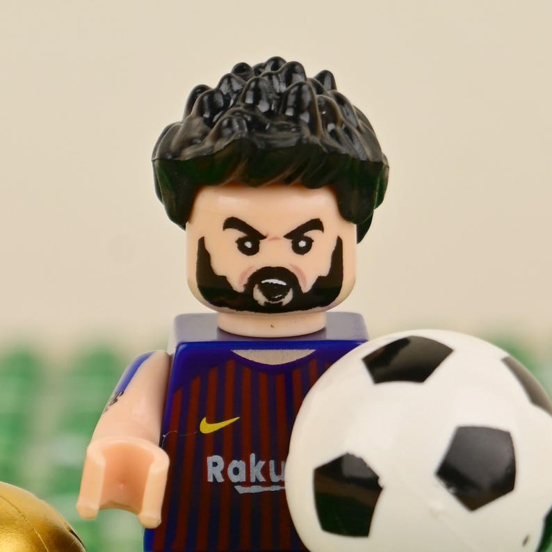 Luis Suarez Barcelona 9 Home Kit 2025/26 Minifigure With Ballon D‘or ...