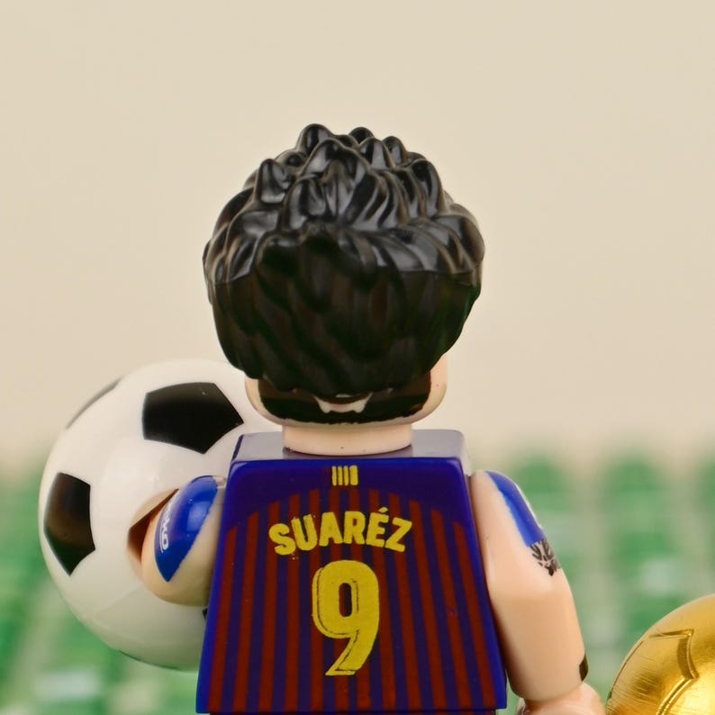 Luis Suarez Barcelona 9 Home Kit 2025/26 Minifigure With Ballon D‘or ...