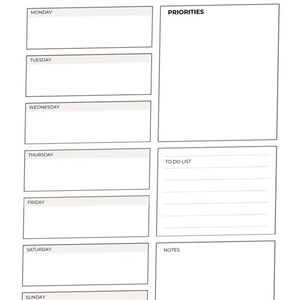 Può includere: Un'agenda settimanale bianca dal design semplice. Include sezioni per ogni giorno della settimana, una sezione priorità, una lista di cose da fare e una sezione note. Il testo "WEEKLY PLANNER" è in alto.