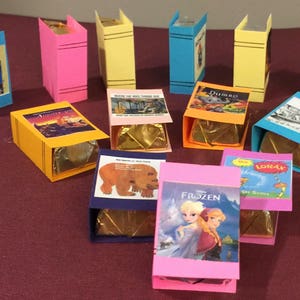 Douze livres pour enfants, cadeaux d'anniversaire avec pépites Hershey