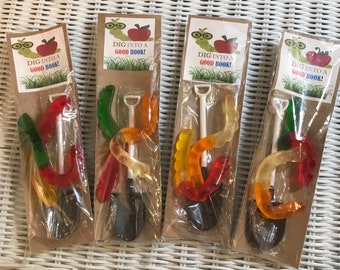 Dig Into a Good Book favors for book clubs and book lovers complete with gummy worms and shovel spoon - EIGHT FAVORS