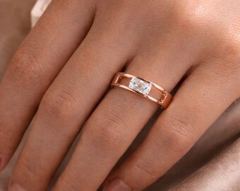 Anillo solitario flotante de oro de 14 quilates con diamante de talla cojín cultivado en laboratorio de 0,924 quilates. Anillo de compromiso moderno que muestra un minimalista refinado de barra abierta.