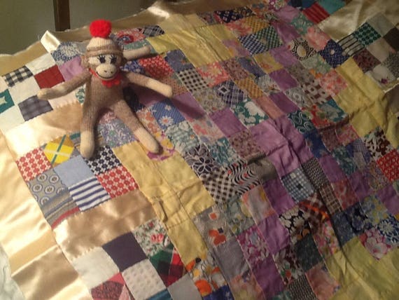 Charming little hand made doll quilt c. 1930's - image 1