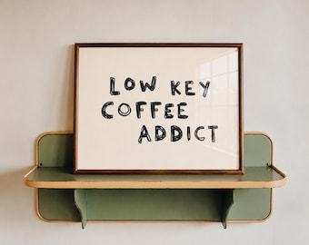 Print voor een koffiebar, grappige muurdecoratie met koffiethema, handgeschreven typografie voor in de keuken, poster voor een koffieverslaafde.