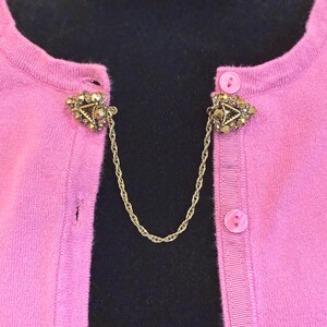 Vintage 50s Pink Crystal Cardigan Sweater Clip/Guard Vintage Pink Resin Heart Sweater Clip: Gold Tone Chain  main image 2
