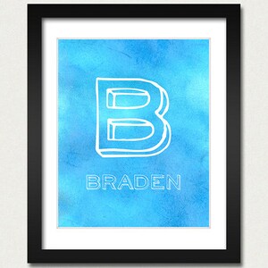 Cartel del nombre personalizado - impresión de la guardería del alfabeto - elija la fuente y el color - habitación de los niños / bebé regalo niño / niña - azul o púrpura acuarela