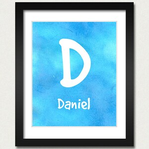 Cartel del nombre personalizado - impresión de la guardería del alfabeto - elija la fuente y el color - habitación de los niños / bebé regalo niño / niña - azul o púrpura acuarela