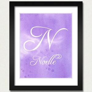 Cartel del nombre personalizado - impresión de la guardería del alfabeto - elija la fuente y el color - habitación de los niños / bebé regalo niño / niña - azul o púrpura acuarela