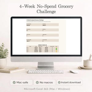 Peut inclure: Un écran d'ordinateur affiche un tableur intitulé "4-Week No-Spend Grocery Challenge". L'écran présente des données financières et un tableau de suivi hebdomadaire. Un clavier, une souris et une tasse sont sur le bureau.