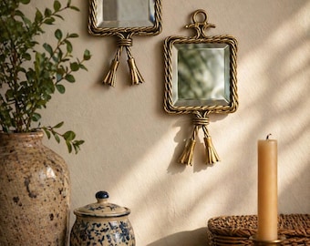 Espejos de pared vintage con marco de latón (juego de 2) / Espejos con borlas ornamentadas / 12 x 23 cm / Estilo Hollywood Regency / Decoración de pared pequeña
