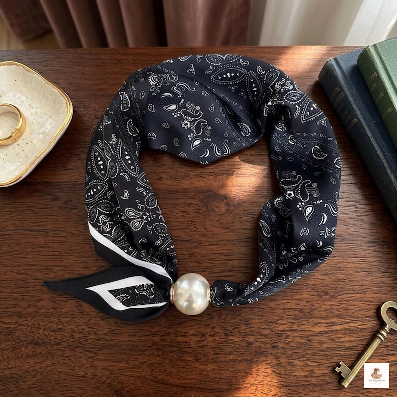 Summer breathable scarf clasp stylish look