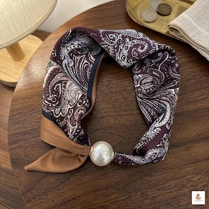 Elegant pearl scarf accessory for women
