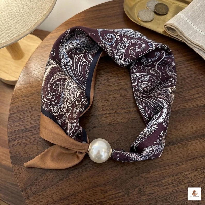 Elegant pearl scarf accessory for women