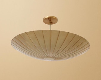 Lámpara de araña italiana de latón crudo moderna, lámpara de techo escultural y artesanal.