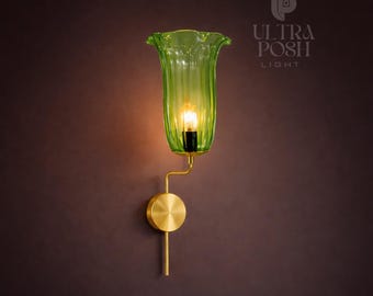 Lámpara de pared estilo italiano de vidrio Stilnovo Modern de los años 50 con diseño de Sputnik de vidrio verde Roly-Poly: aplique de pared antiguo de latón de mediados de siglo.