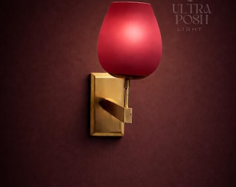 Lámpara de pared estilo italiano Stilnovo Modern Italian de vidrio de los años 50 en color rojo escarlata Sputnik Roly-Poly – Aplique de pared antiguo de latón de mediados de siglo.