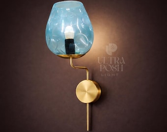 Lámpara de pared estilo italiano de vidrio Stilnovo Modern de los años 50 con vidrio Sputnik azul Roly-Poly: aplique de pared antiguo de latón de mediados de siglo.