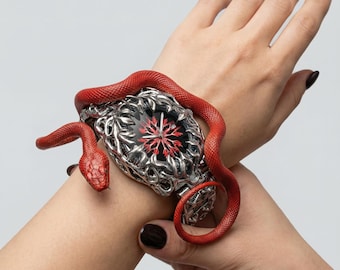 Reloj Red Snake con pinchos plateados