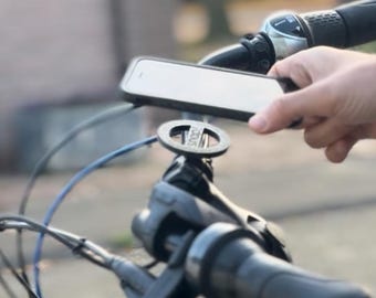 Snap! Magnetic Phone Mount for Bicycle - Minimalist Design, Strong Magnets, One-Hand Use, Lightweight - Black