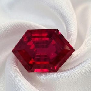 Gecertificeerde 10 kt natuurlijke rode Birma-bloedduif robijn fancy vorm gesneden losse edelstenen maken voor sieraden en ketting