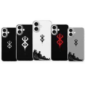 Puede incluir: Una colección de fundas para teléfonos con varios diseños. Las fundas muestran símbolos gráficos blancos, negros y rojos, con una funda que muestra una figura sentada en una roca. Las fundas están diseñadas para un smartphone.