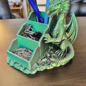 Arquivo STL para impressão 3D de organizador de dados de dragão, bandeja para dados de RPG, suporte para dados de Mahjong (Download digital) imagem 3