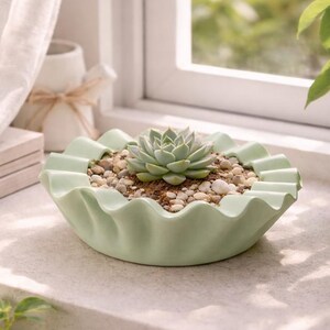 ラッフルズ花瓶STL、波型多肉植物プランター、ミニマリストホームデコレーション（デジタルダウンロード）