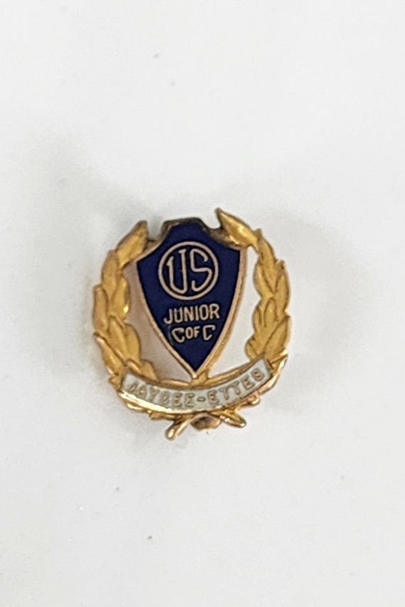 US Junior C of C Jaycee-Ettes Enamel Brooch Pin, J