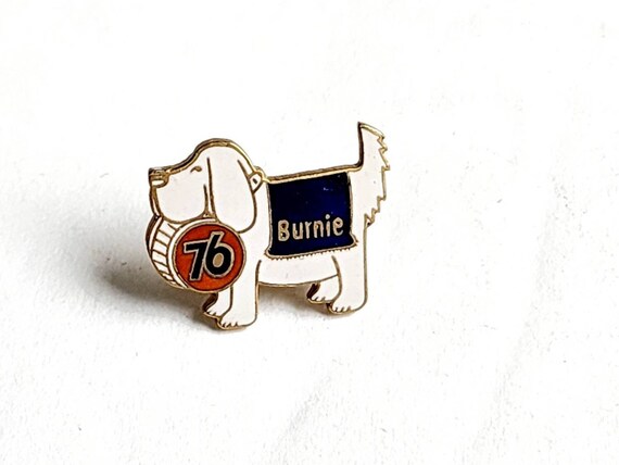 RARE Burnie Dog 76 Gas Station Enamel Lapel Pin, HTF Gas Station Memorabilia, Hard to Find 76 Gas Station Collectible, Advertising Gas Store