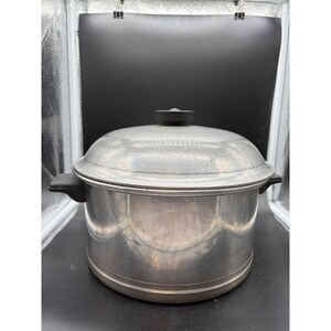 Vintage Club Aluminum Stock Pot with Dome Lid Silver Cast Aluminum Cookware