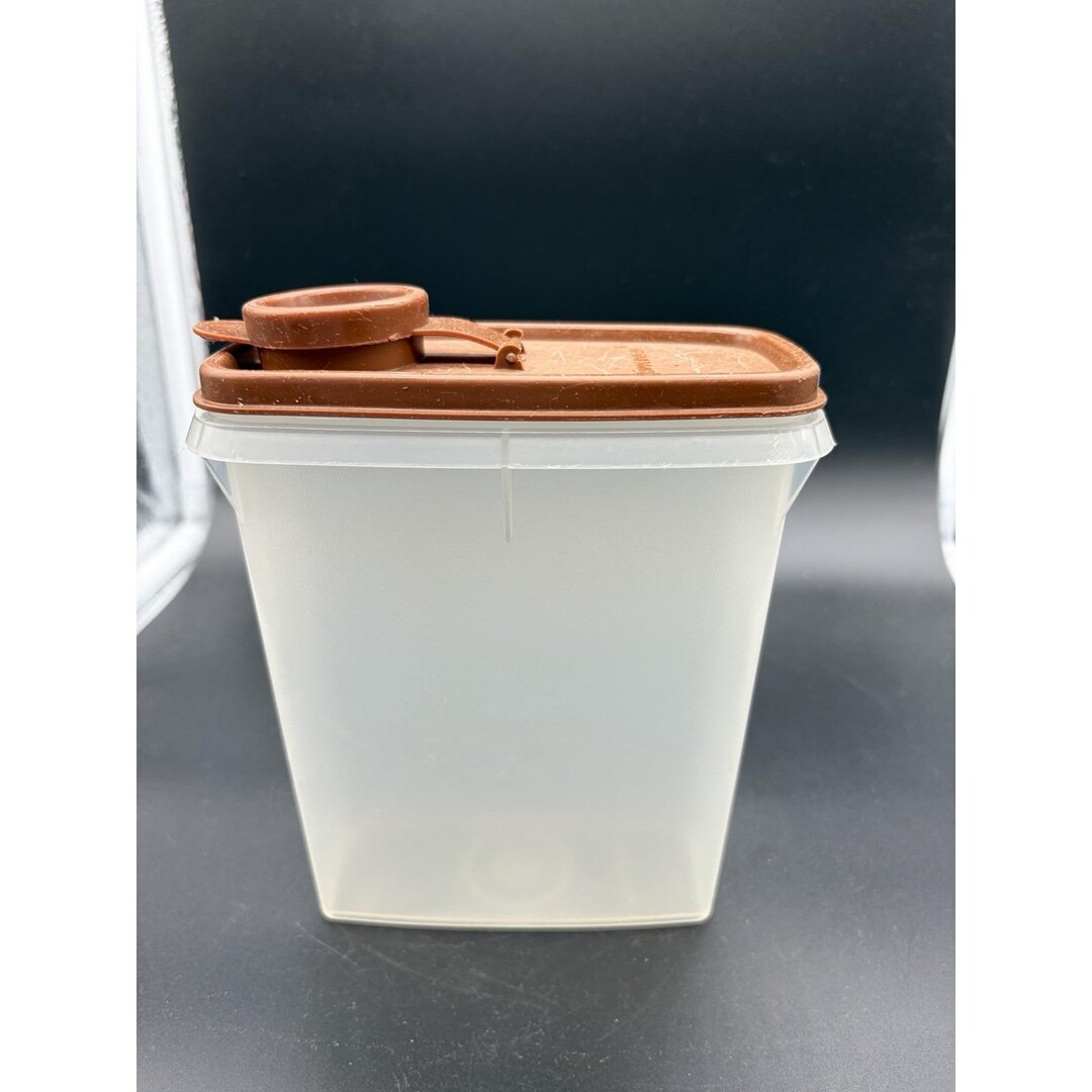 Tupperware Bottom Vintage Mini Cereal Tupperware Container Bottom is 499-8 and Top is 509 ...