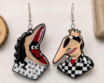 Pendientes de Beetlejuice con personajes diferentes: joyería acrílica extraña, inusual y espeluznante.