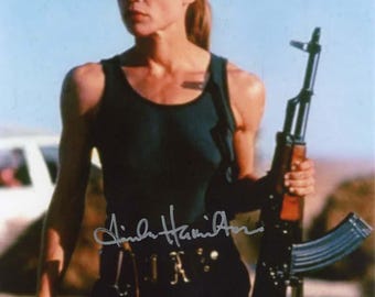 Linda Hamilton Autographed Photo | 8x10 | Certified by BAS