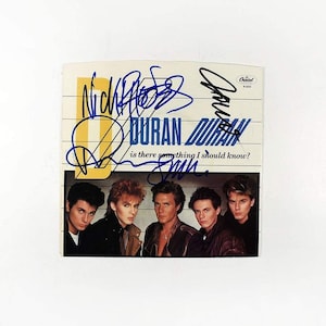 Duran Duran Simon Lebon, John Taylor, Roger Taylor, Nick Rhodes Signerade 45-skivor | Certifierad av JSA