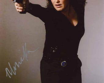 Mariska Hargitay Autographed Photo | 8x10 | Certified by BAS