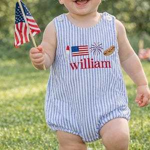 Personlig patriotisk bubblasparkdräkt för pojkar | Americana Seersucker-outfit