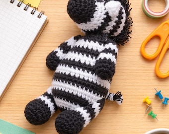 Patrón de amigurumi de cebra a crochet – Juguete hecho a mano en PDF, Manualidad de animales de safari (Descarga instantánea)