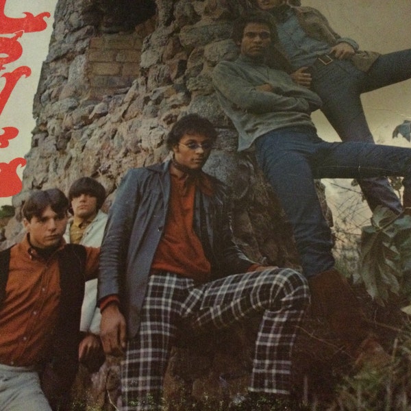 Love Debut 1966 gold label Elektra first press La La Favorite Band