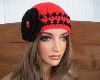Red Crocheted Cloche Hat With Black, White & Grey Flower - Etsy display picture 2