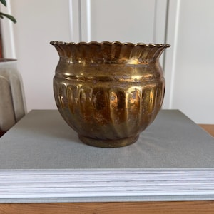 Vintage Brass Planter | Scalloped Fluted Cache Pot