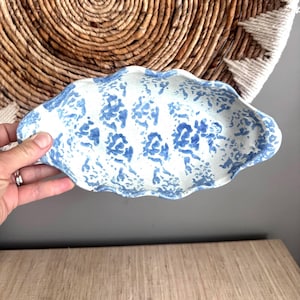 Vintage Bybee Pottery Spongeware Ruffled Rim Dish – Blue & White Kentucky Stoneware – Handmade Appalachian Ceramic