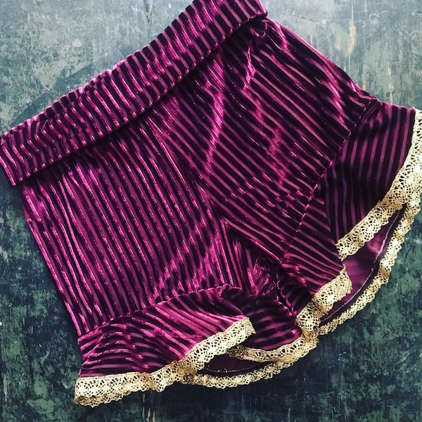 Striped circus shorts velvet high waisted