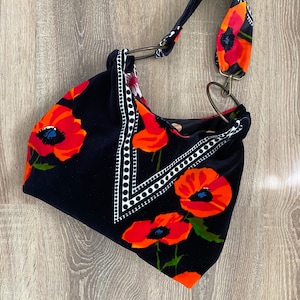 bolso bandolera pequeño de terciopelo con estampado de amapolas tejido vintage