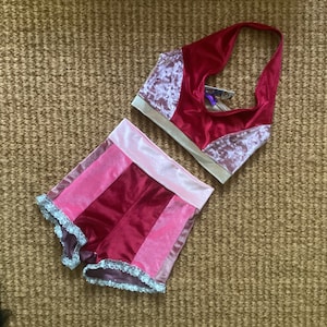 Samt Zirkus Set Neckholder Top und Shorts
