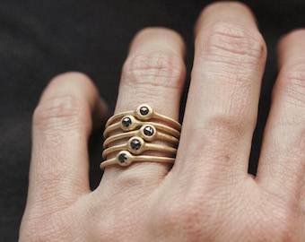 Black diamond stack ring. 18k. Connect the dots. Pie.