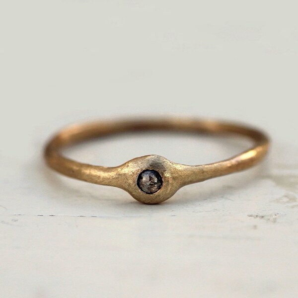 Champagne rose cut diamond ring. 18k gold. Penelope.