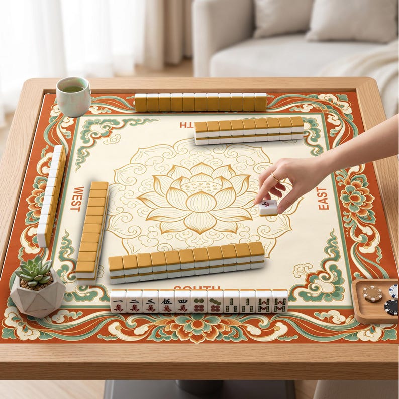Anpassad Lotus Mahjongmatta, Asiatisk Blommönster, Halkfri Spelplan i Gummi, Elegant Retrodekor, Present till Mahjongspelare, Mahjongtillbehör bild 3