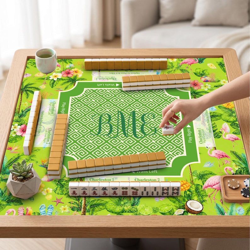 Hellgrüner tropischer Flamingo Mahjong Tischset Benutzerdefinierte Monogramm Palme Hibiskus Sommer Strand Mah Jongg Tile Pad Tropisches Spiel Liebhaber Geschenk Bild 2